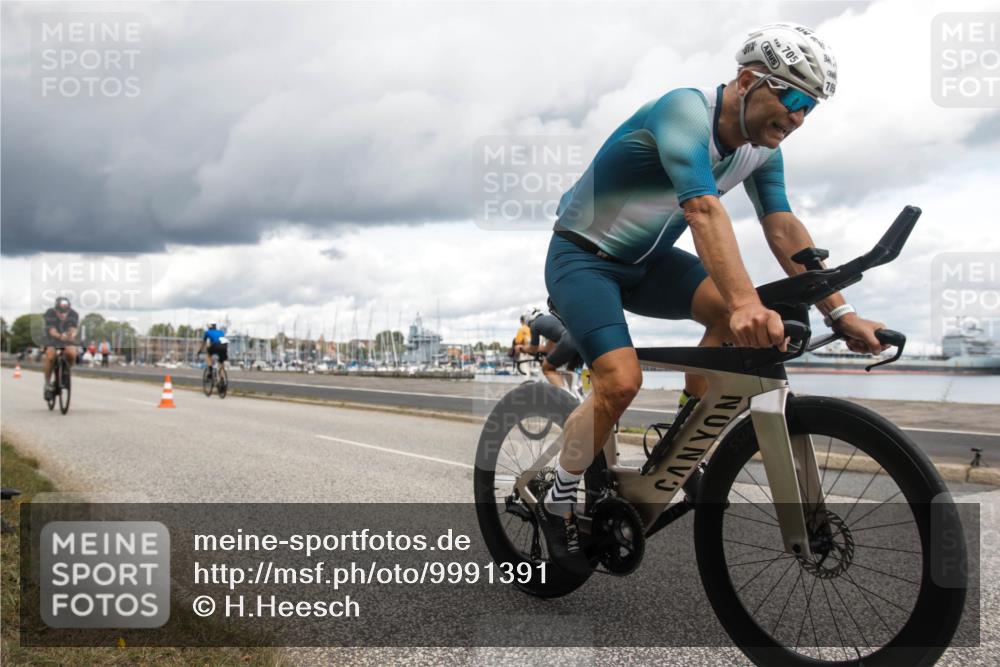 16.08.2026 - KN Förde Triathlon 2026 H.Heesch http://msf.ph/oto/9991391 16.08.2026 13:14:24 Radfahren 546, 555, 561, 568, 610, 705, 740 meine-sportfotos.de