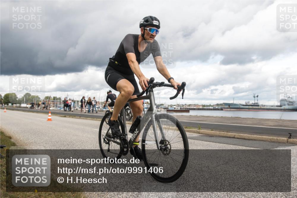 16.08.2026 - KN Förde Triathlon 2026 H.Heesch http://msf.ph/oto/9991406 16.08.2026 13:14:56 Radfahren 550 meine-sportfotos.de