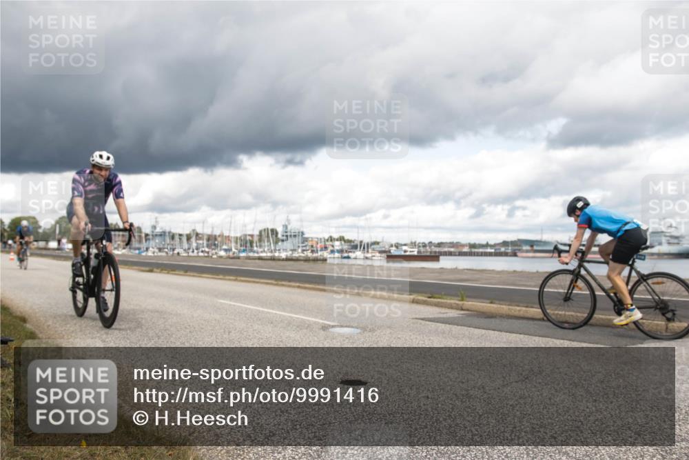16.08.2026 - KN Förde Triathlon 2026 H.Heesch http://msf.ph/oto/9991416 16.08.2026 13:15:48 Radfahren 569, 573, 587, 606, 742 meine-sportfotos.de