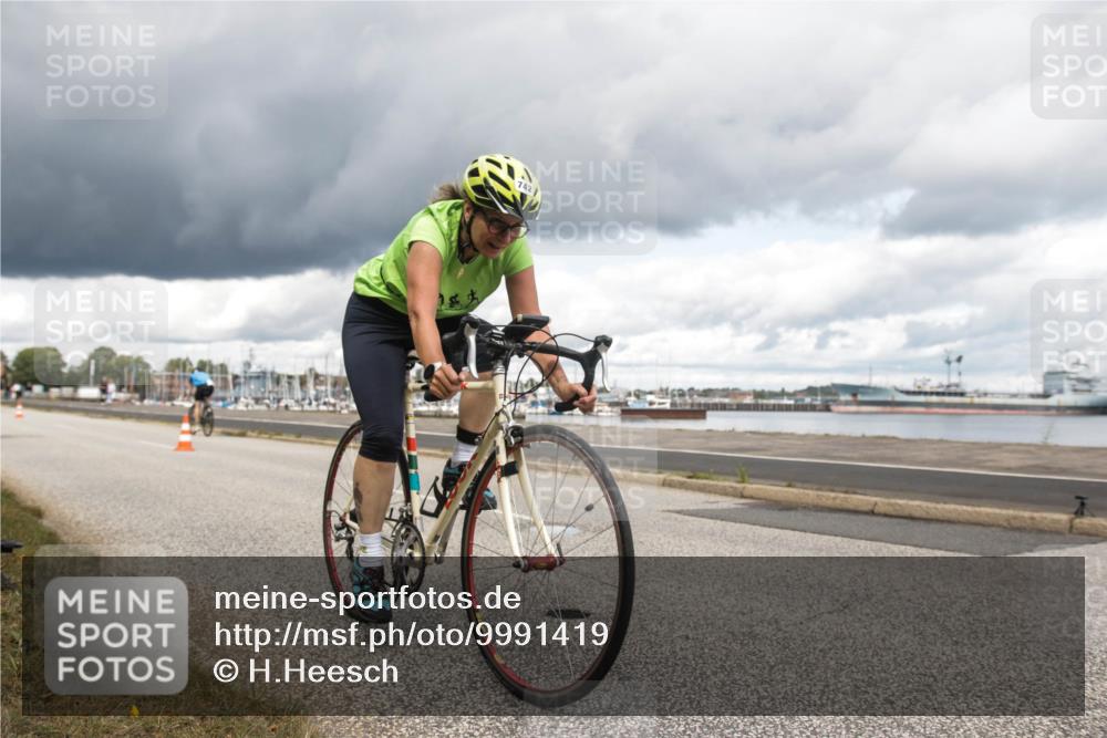 16.08.2026 - KN Förde Triathlon 2026 H.Heesch http://msf.ph/oto/9991419 16.08.2026 13:15:50 Radfahren 569, 587, 606, 742 meine-sportfotos.de