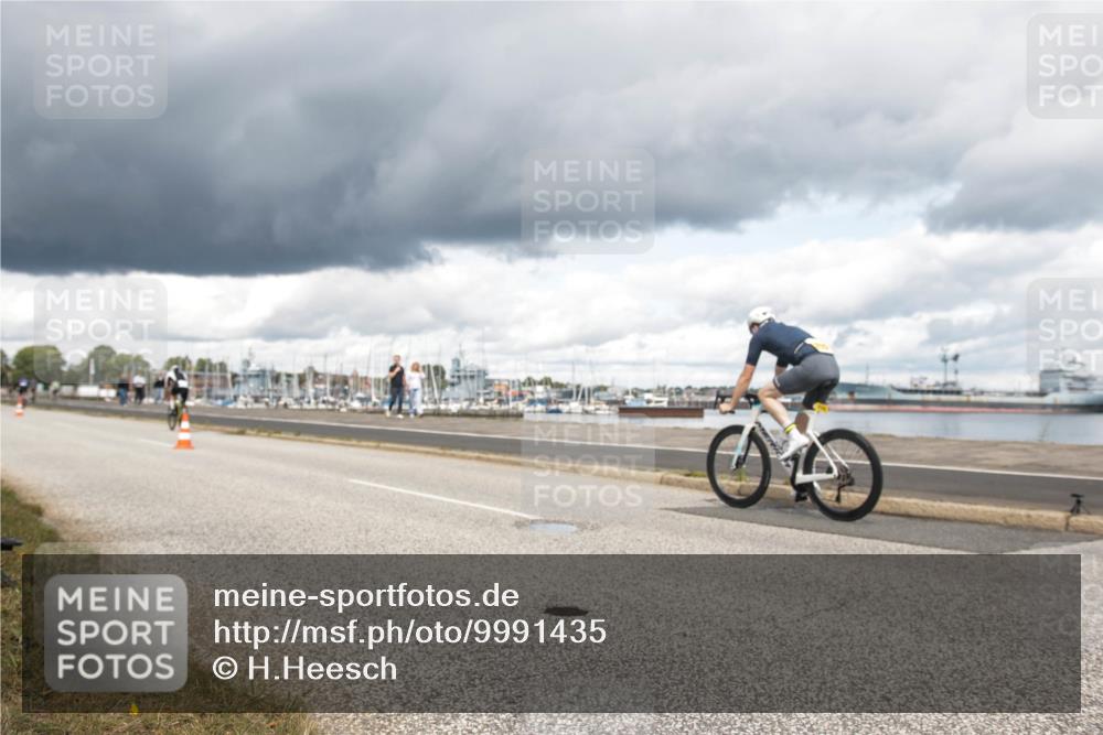 16.08.2026 - KN Förde Triathlon 2026 H.Heesch http://msf.ph/oto/9991435 16.08.2026 13:16:26 Radfahren 520, 545, 565, 611, 715, 717, 725 meine-sportfotos.de