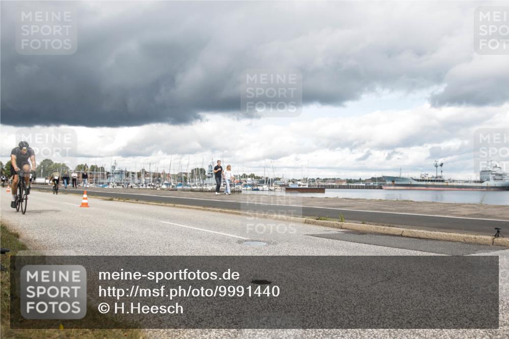 16.08.2026 - KN Förde Triathlon 2026 H.Heesch http://msf.ph/oto/9991440 16.08.2026 13:16:30 Radfahren 545, 579, 611, 725 meine-sportfotos.de