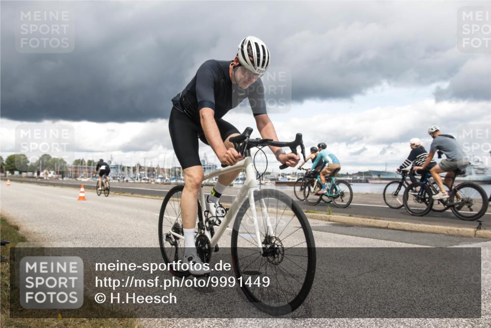 16.08.2026 - KN Förde Triathlon 2026 H.Heesch http://msf.ph/oto/9991449 16.08.2026 13:16:59 Radfahren 546, 583, 724 meine-sportfotos.de