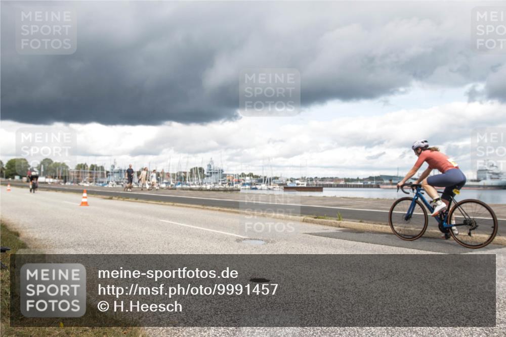16.08.2026 - KN Förde Triathlon 2026 H.Heesch http://msf.ph/oto/9991457 16.08.2026 13:17:26 Radfahren 591, 605, 723 meine-sportfotos.de