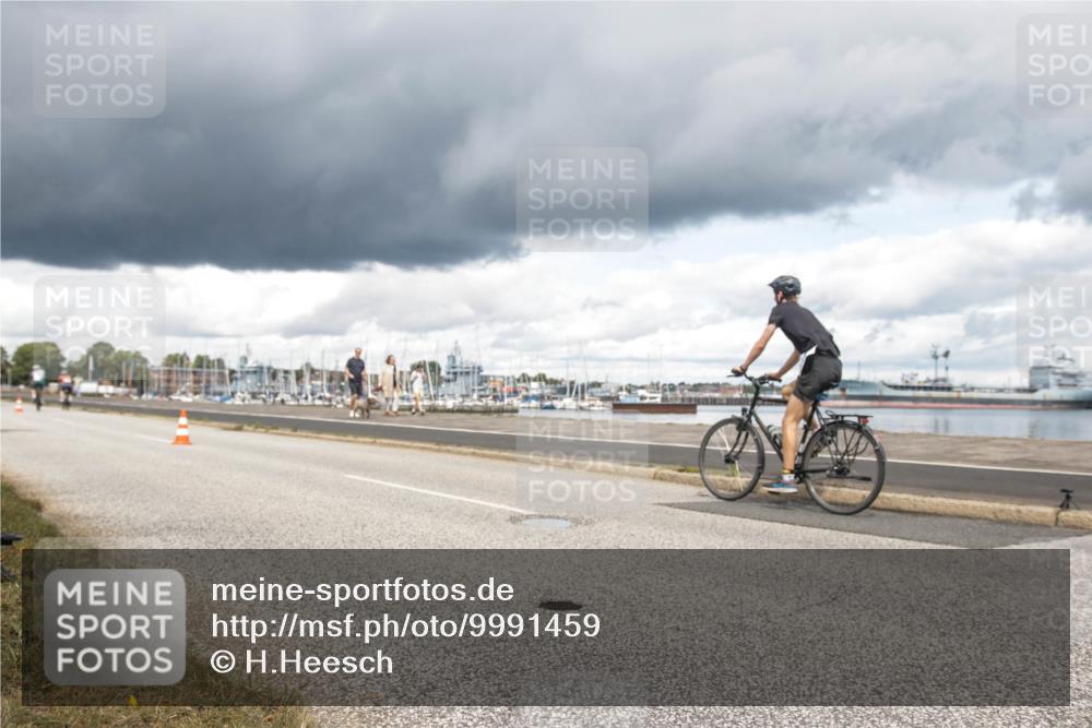 16.08.2026 - KN Förde Triathlon 2026 H.Heesch http://msf.ph/oto/9991459 16.08.2026 13:17:30 Radfahren 196, 610, 723 meine-sportfotos.de