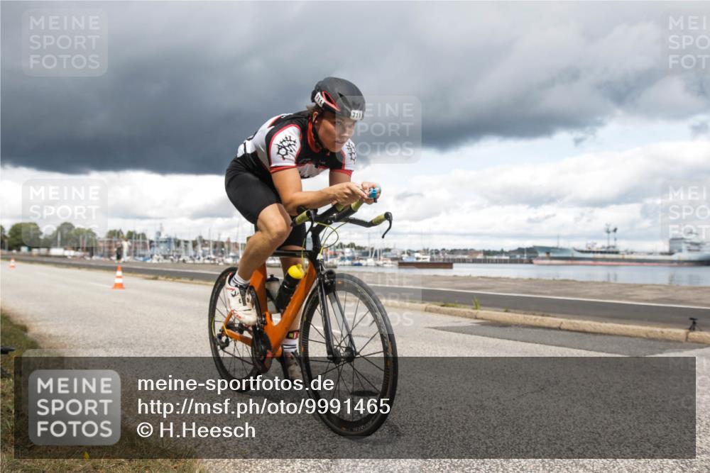 16.08.2026 - KN Förde Triathlon 2026 H.Heesch http://msf.ph/oto/9991465 16.08.2026 13:17:58 Radfahren 598, 711, 745 meine-sportfotos.de