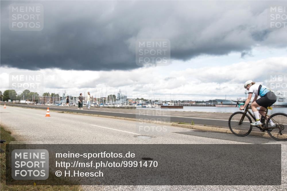 16.08.2026 - KN Förde Triathlon 2026 H.Heesch http://msf.ph/oto/9991470 16.08.2026 13:18:15 Radfahren 557 meine-sportfotos.de