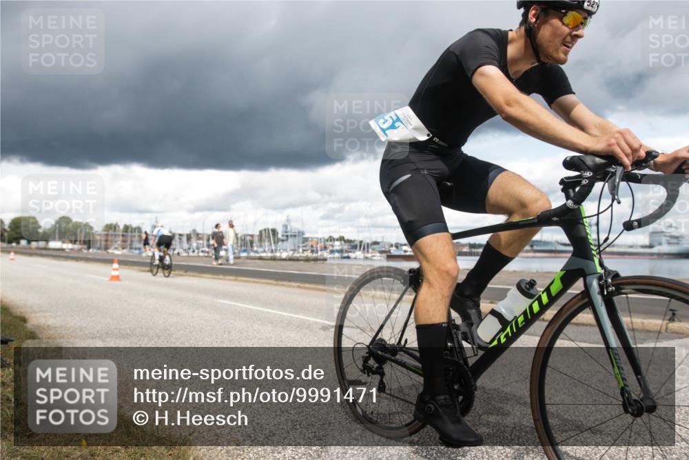 16.08.2026 - KN Förde Triathlon 2026 H.Heesch http://msf.ph/oto/9991471 16.08.2026 13:18:17 Radfahren 557, 702 meine-sportfotos.de