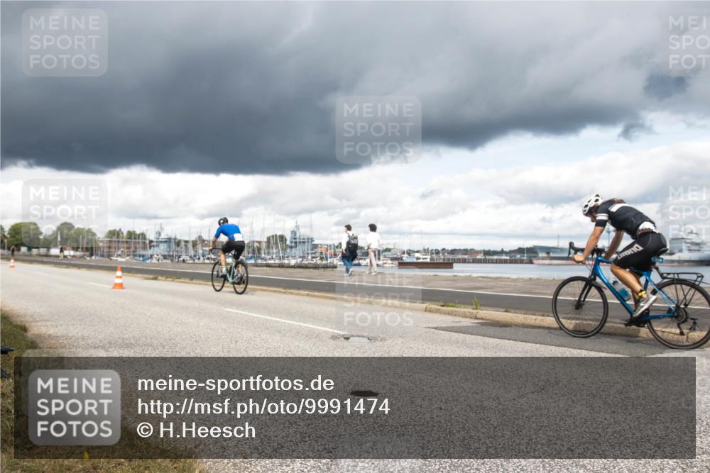 16.08.2026 - KN Förde Triathlon 2026 H.Heesch http://msf.ph/oto/9991474 16.08.2026 13:18:33 Radfahren 558, 607, 722 meine-sportfotos.de