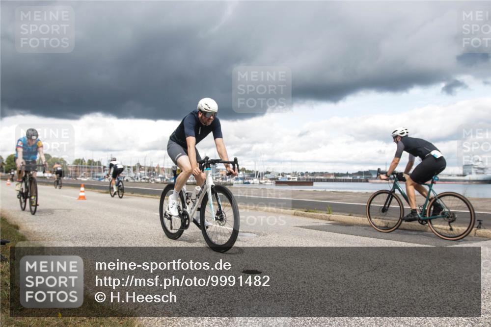 16.08.2026 - KN Förde Triathlon 2026 H.Heesch http://msf.ph/oto/9991482 16.08.2026 13:18:48 Radfahren 603, 609, 715, 718 meine-sportfotos.de