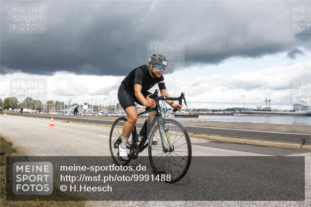16.08.2026 - KN Förde Triathlon 2026 H.Heesch http://msf.ph/oto/9991488 16.08.2026 13:18:58 Radfahren 565, 704, 719, 725 meine-sportfotos.de