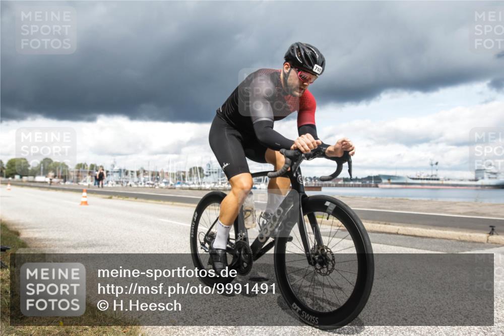 16.08.2026 - KN Förde Triathlon 2026 H.Heesch http://msf.ph/oto/9991491 16.08.2026 13:19:20 Radfahren 600, 706, 713, 714 meine-sportfotos.de