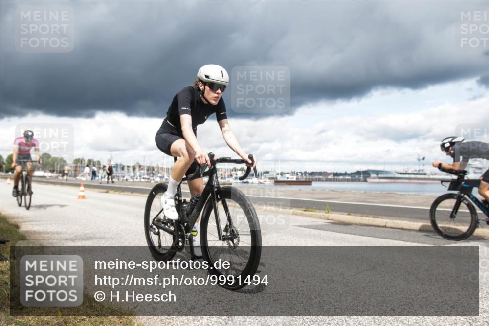 16.08.2026 - KN Förde Triathlon 2026 H.Heesch http://msf.ph/oto/9991494 16.08.2026 13:19:24 Radfahren 600, 713, 714, 735 meine-sportfotos.de