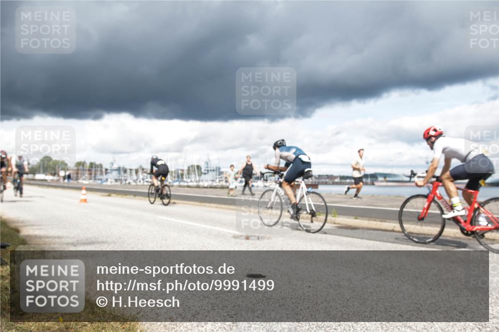 16.08.2026 - KN Förde Triathlon 2026 H.Heesch http://msf.ph/oto/9991499 16.08.2026 13:19:36 Radfahren 522, 574, 701, 743 meine-sportfotos.de