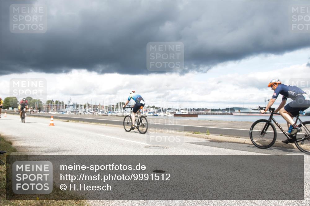 16.08.2026 - KN Förde Triathlon 2026 H.Heesch http://msf.ph/oto/9991512 16.08.2026 13:20:01 Radfahren 562, 709, 723, 733, 737 meine-sportfotos.de