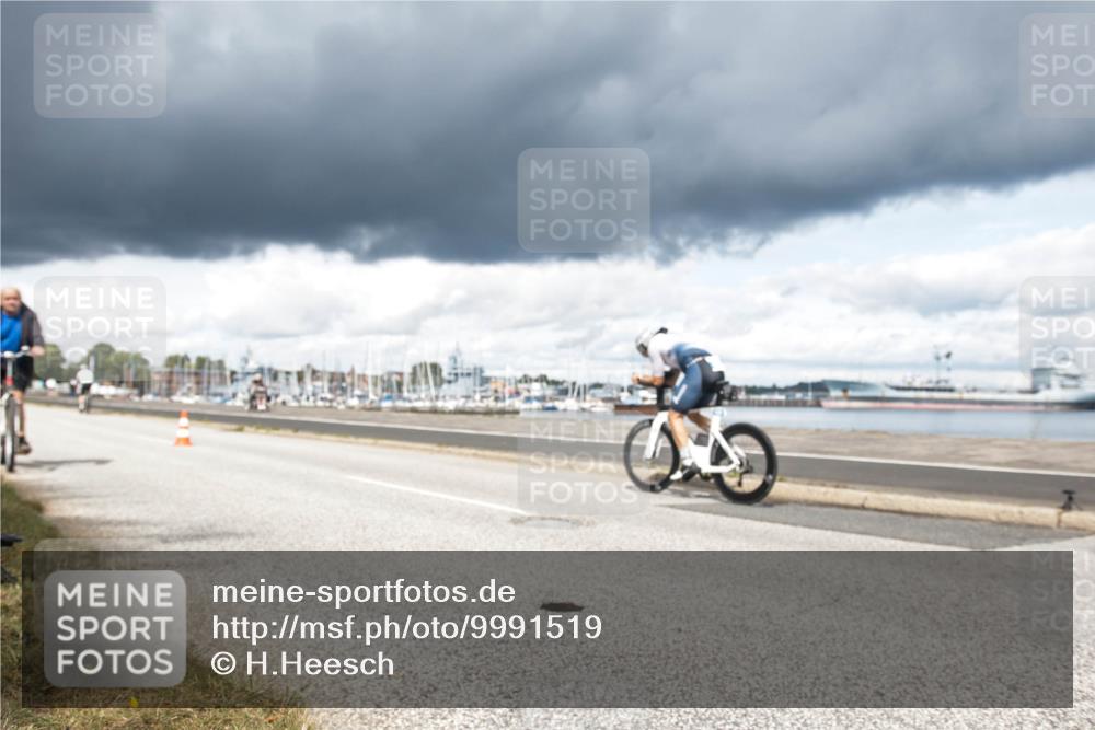 16.08.2026 - KN Förde Triathlon 2026 H.Heesch http://msf.ph/oto/9991519 16.08.2026 13:20:13 Radfahren 549, 584 meine-sportfotos.de