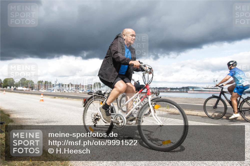 16.08.2026 - KN Förde Triathlon 2026 H.Heesch http://msf.ph/oto/9991522 16.08.2026 13:20:21 Radfahren  meine-sportfotos.de