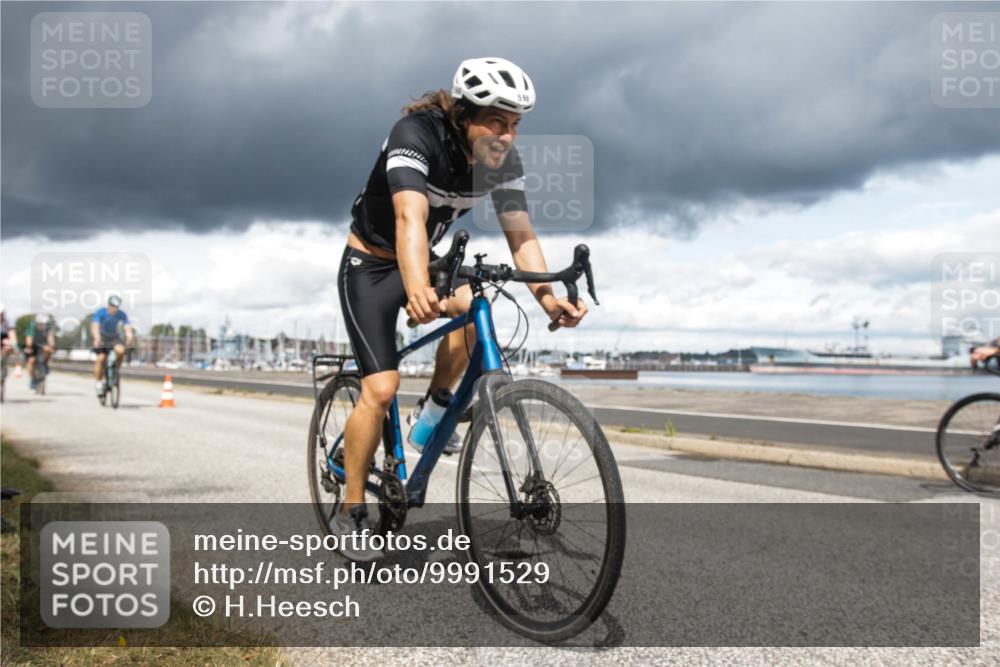 16.08.2026 - KN Förde Triathlon 2026 H.Heesch http://msf.ph/oto/9991529 16.08.2026 13:20:57 Radfahren 544, 581, 602, 607, 720 meine-sportfotos.de