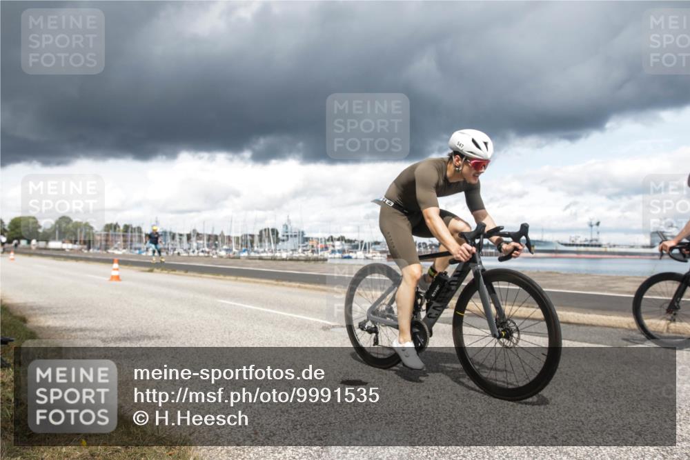 16.08.2026 - KN Förde Triathlon 2026 H.Heesch http://msf.ph/oto/9991535 16.08.2026 13:21:07 Radfahren 572, 578, 596, 722, 729, 746, 747 meine-sportfotos.de