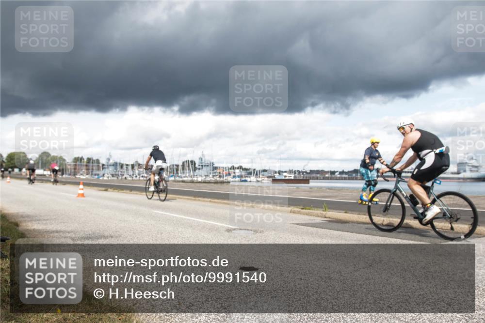 16.08.2026 - KN Förde Triathlon 2026 H.Heesch http://msf.ph/oto/9991540 16.08.2026 13:21:12 Radfahren 597, 608, 747 meine-sportfotos.de