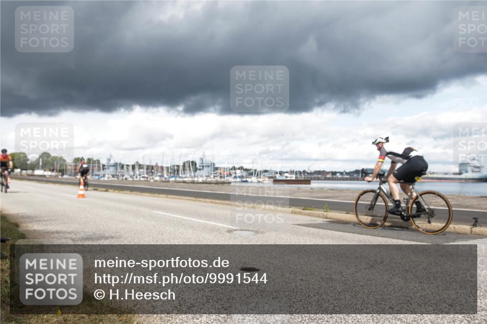 16.08.2026 - KN Förde Triathlon 2026 H.Heesch http://msf.ph/oto/9991544 16.08.2026 13:21:22 Radfahren 592 meine-sportfotos.de