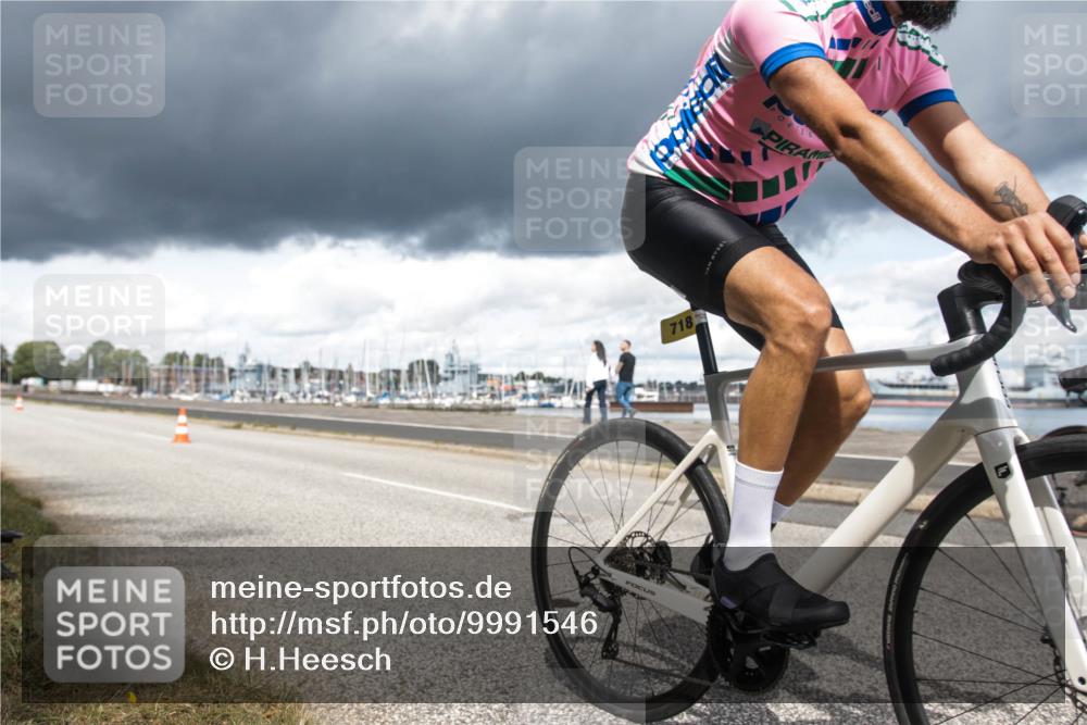 16.08.2026 - KN Förde Triathlon 2026 H.Heesch http://msf.ph/oto/9991546 16.08.2026 13:21:36 Radfahren 718, 736 meine-sportfotos.de