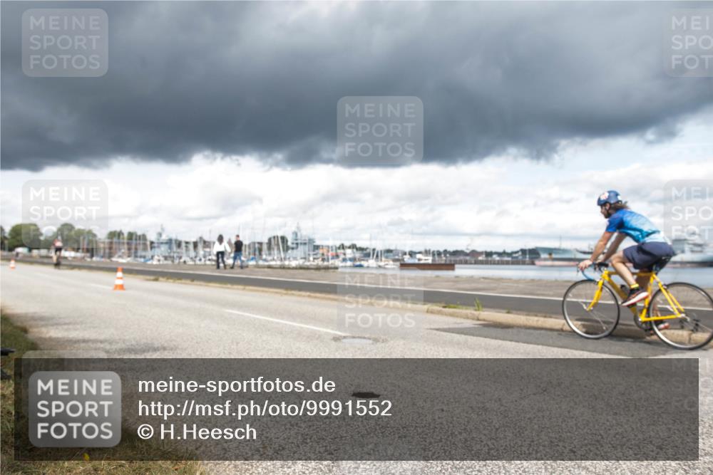 16.08.2026 - KN Förde Triathlon 2026 H.Heesch http://msf.ph/oto/9991552 16.08.2026 13:21:47 Radfahren 555, 705, 730 meine-sportfotos.de