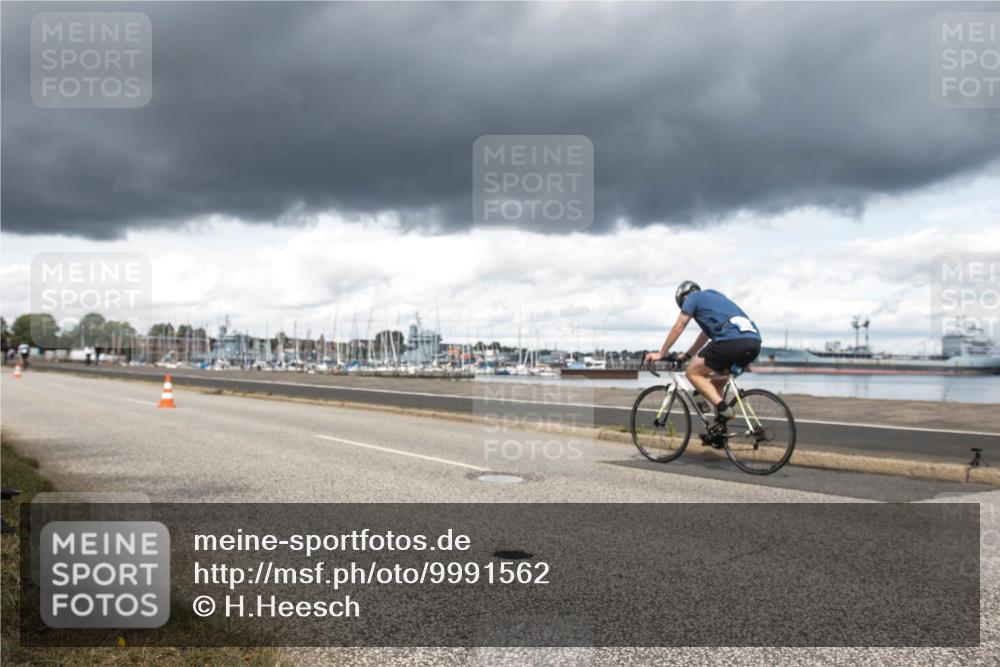 16.08.2026 - KN Förde Triathlon 2026 H.Heesch http://msf.ph/oto/9991562 16.08.2026 13:22:31 Radfahren 576, 601, 721 meine-sportfotos.de