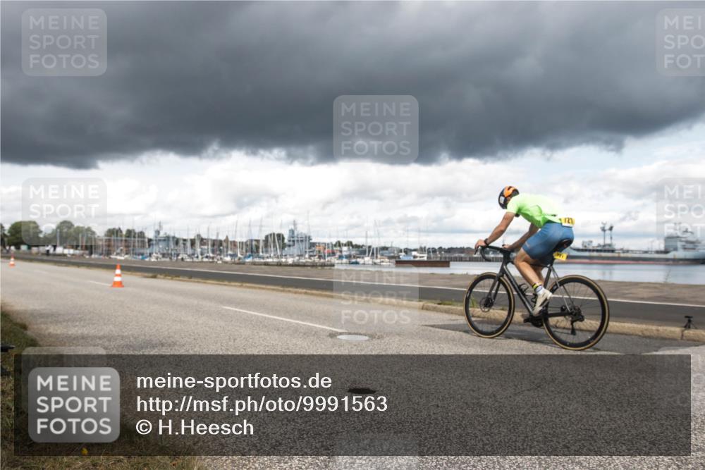 16.08.2026 - KN Förde Triathlon 2026 H.Heesch http://msf.ph/oto/9991563 16.08.2026 13:22:39 Radfahren 601, 721, 737 meine-sportfotos.de