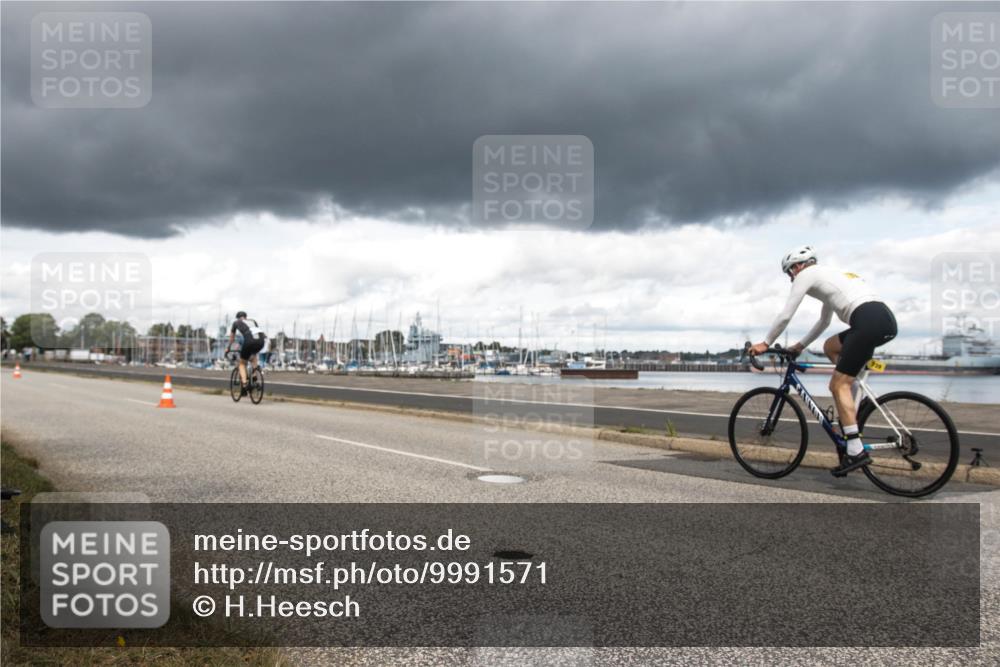 16.08.2026 - KN Förde Triathlon 2026 H.Heesch http://msf.ph/oto/9991571 16.08.2026 13:23:04 Radfahren 584, 739 meine-sportfotos.de