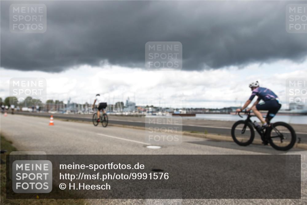 16.08.2026 - KN Förde Triathlon 2026 H.Heesch http://msf.ph/oto/9991576 16.08.2026 13:23:22 Radfahren 569, 571, 575, 587, 604, 611 meine-sportfotos.de