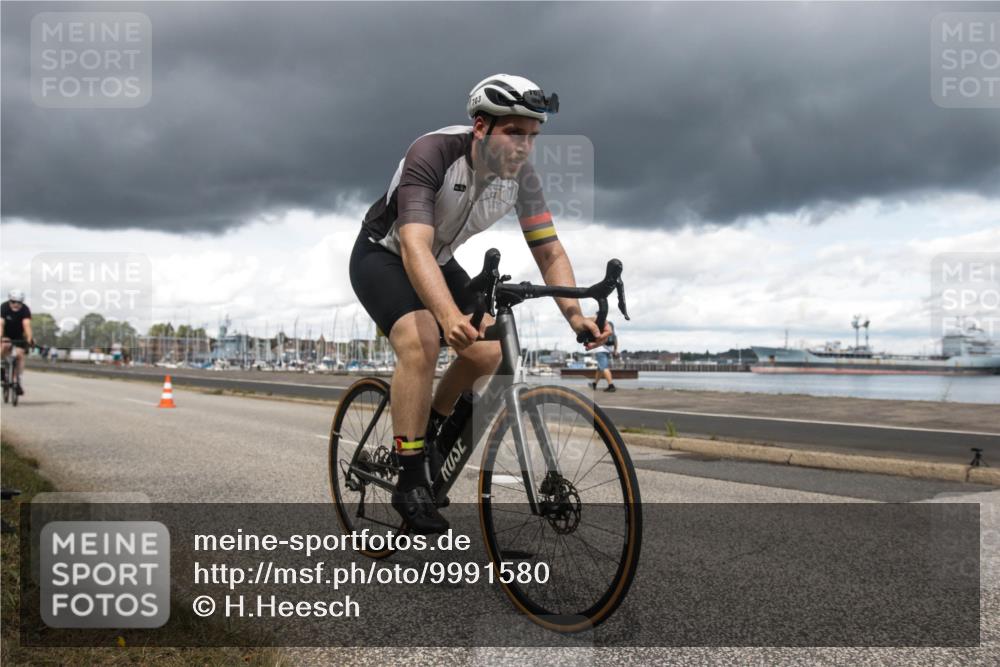 16.08.2026 - KN Förde Triathlon 2026 H.Heesch http://msf.ph/oto/9991580 16.08.2026 13:23:41 Radfahren 596, 608, 740, 747 meine-sportfotos.de