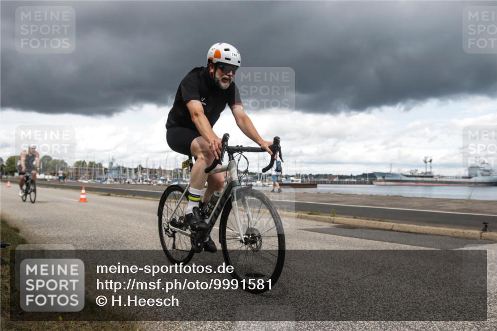 16.08.2026 - KN Förde Triathlon 2026 H.Heesch http://msf.ph/oto/9991581 16.08.2026 13:23:42 Radfahren 596, 740, 747 meine-sportfotos.de