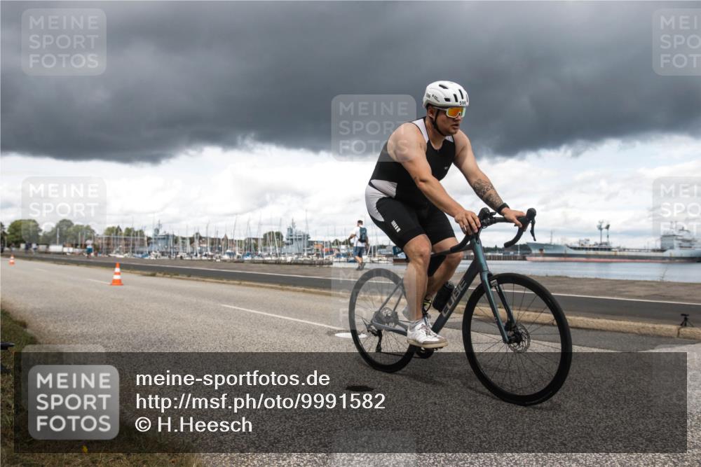 16.08.2026 - KN Förde Triathlon 2026 H.Heesch http://msf.ph/oto/9991582 16.08.2026 13:23:43 Radfahren 517, 578, 596, 729, 740, 747 meine-sportfotos.de