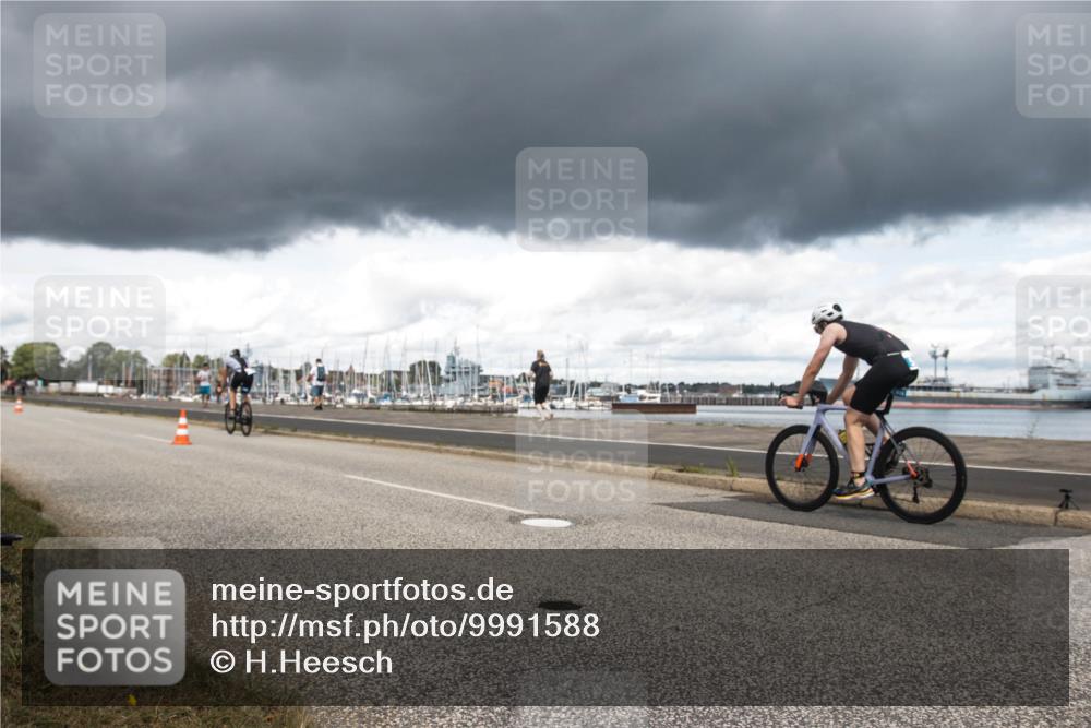 16.08.2026 - KN Förde Triathlon 2026 H.Heesch http://msf.ph/oto/9991588 16.08.2026 13:23:54 Radfahren 545, 589, 742, 746 meine-sportfotos.de