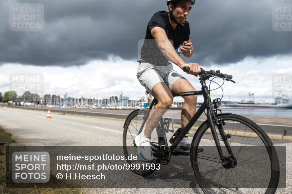 16.08.2026 - KN Förde Triathlon 2026 H.Heesch http://msf.ph/oto/9991593 16.08.2026 13:24:13 Radfahren 531, 572, 585, 724, 732, 736 meine-sportfotos.de