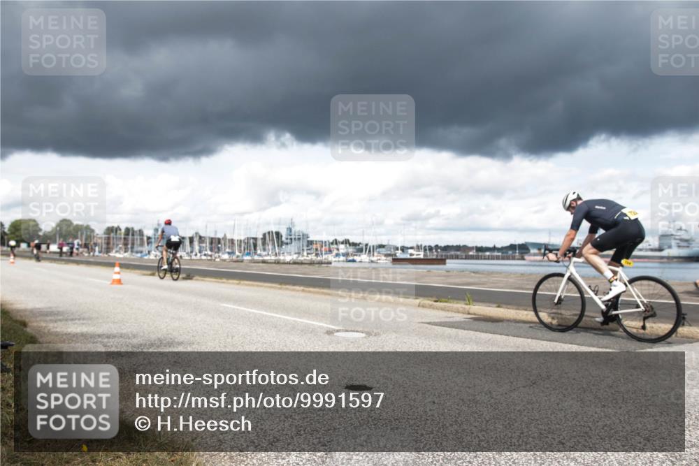 16.08.2026 - KN Förde Triathlon 2026 H.Heesch http://msf.ph/oto/9991597 16.08.2026 13:24:22 Radfahren 583, 730, 738 meine-sportfotos.de