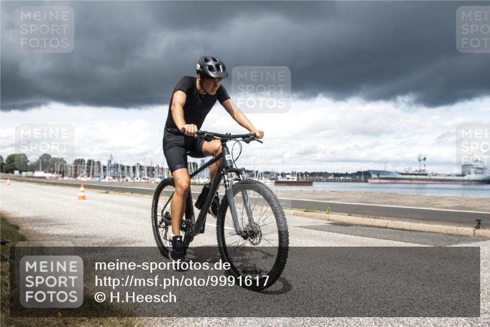 16.08.2026 - KN Förde Triathlon 2026 H.Heesch http://msf.ph/oto/9991617 16.08.2026 13:25:44 Radfahren 601, 711 meine-sportfotos.de