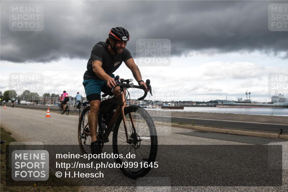 16.08.2026 - KN Förde Triathlon 2026 H.Heesch http://msf.ph/oto/9991645 16.08.2026 13:27:31 Radfahren 579, 606 meine-sportfotos.de