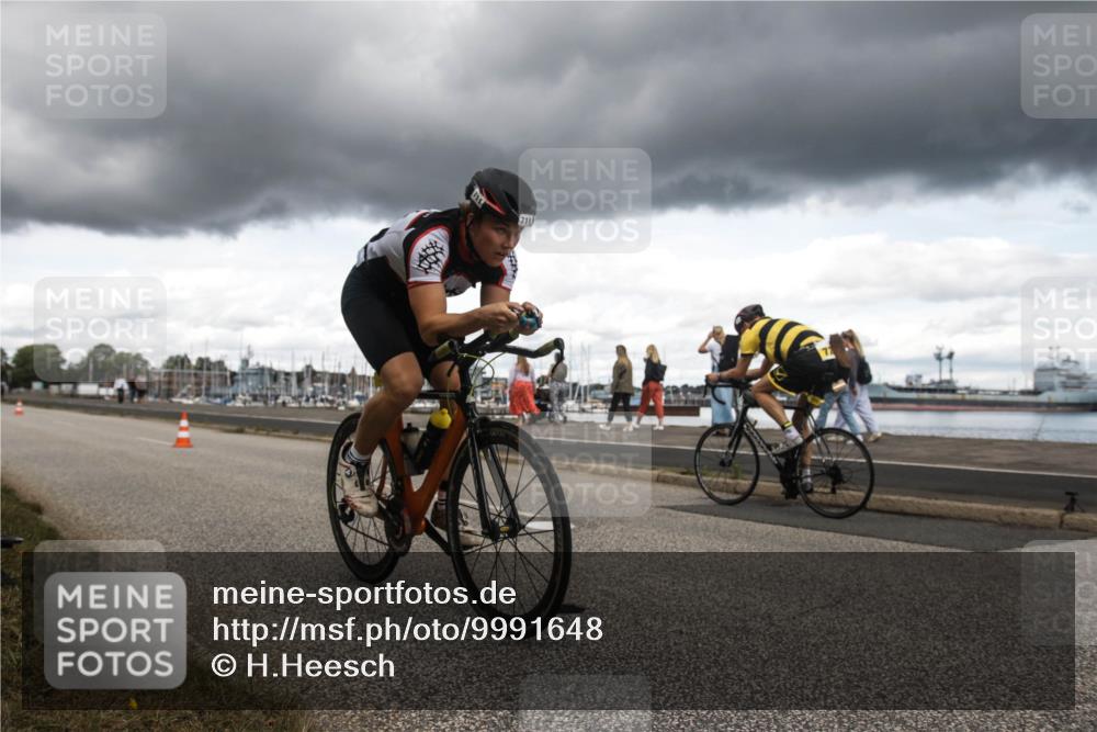 16.08.2026 - KN Förde Triathlon 2026 H.Heesch http://msf.ph/oto/9991648 16.08.2026 13:28:18 Radfahren  meine-sportfotos.de