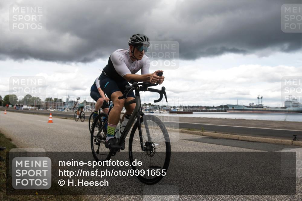16.08.2026 - KN Förde Triathlon 2026 H.Heesch http://msf.ph/oto/9991655 16.08.2026 13:29:18 Radfahren 562 meine-sportfotos.de