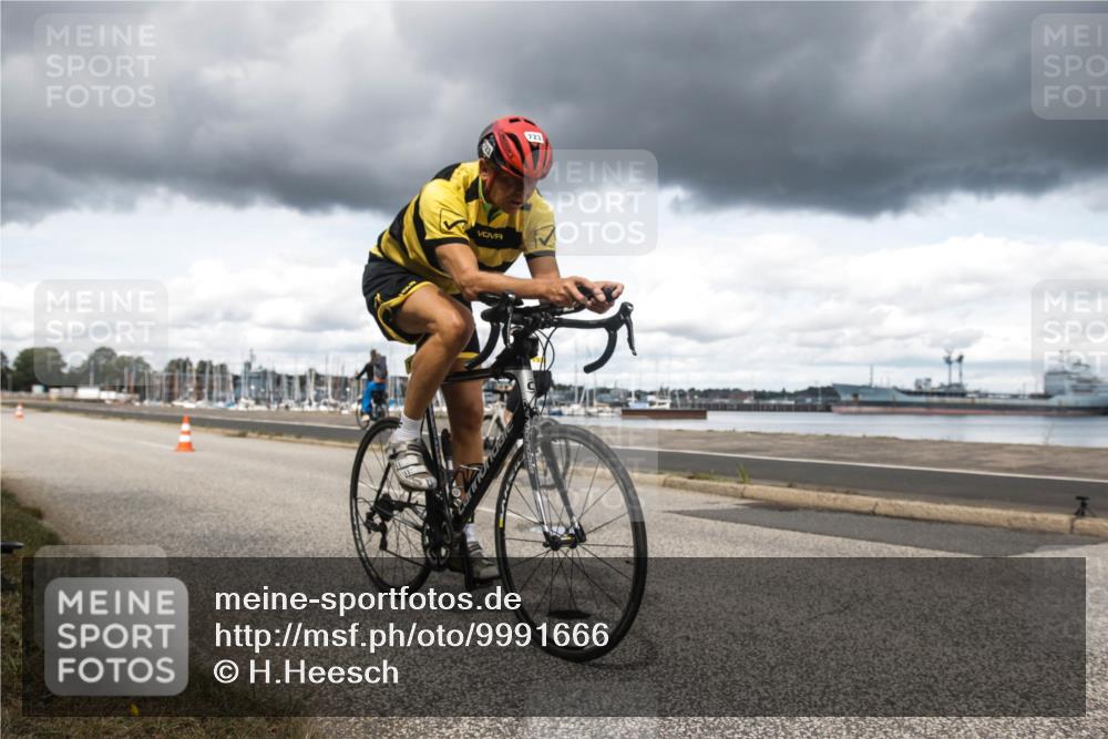 16.08.2026 - KN Förde Triathlon 2026 H.Heesch http://msf.ph/oto/9991666 16.08.2026 13:30:55 Radfahren 576 meine-sportfotos.de
