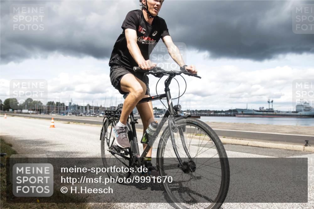 16.08.2026 - KN Förde Triathlon 2026 H.Heesch http://msf.ph/oto/9991670 16.08.2026 13:31:19 Radfahren 608 meine-sportfotos.de
