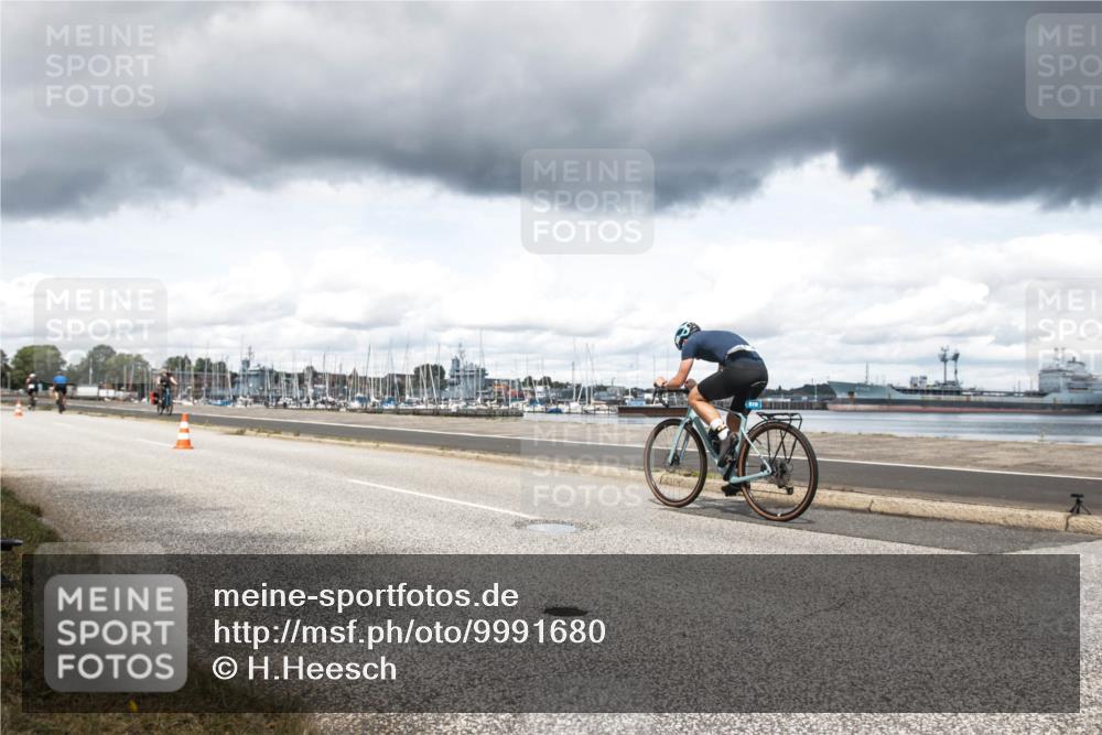 16.08.2026 - KN Förde Triathlon 2026 H.Heesch http://msf.ph/oto/9991680 16.08.2026 13:32:29 Radfahren 584, 736, 746 meine-sportfotos.de