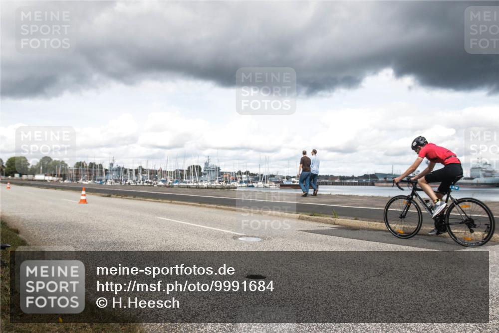 16.08.2026 - KN Förde Triathlon 2026 H.Heesch http://msf.ph/oto/9991684 16.08.2026 13:32:43 Radfahren 729 meine-sportfotos.de