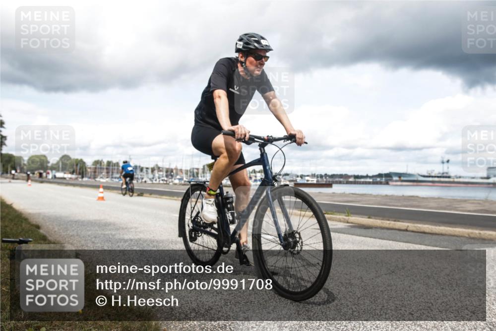 16.08.2026 - KN Förde Triathlon 2026 H.Heesch http://msf.ph/oto/9991708 16.08.2026 13:35:39 Radfahren  meine-sportfotos.de