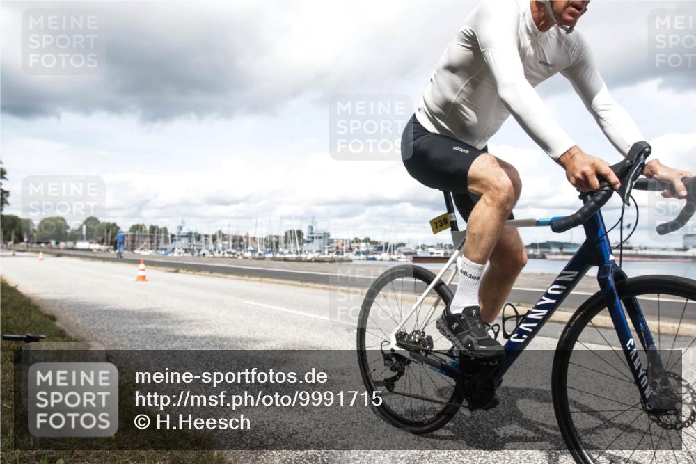 16.08.2026 - KN Förde Triathlon 2026 H.Heesch http://msf.ph/oto/9991715 16.08.2026 13:36:59 Radfahren  meine-sportfotos.de