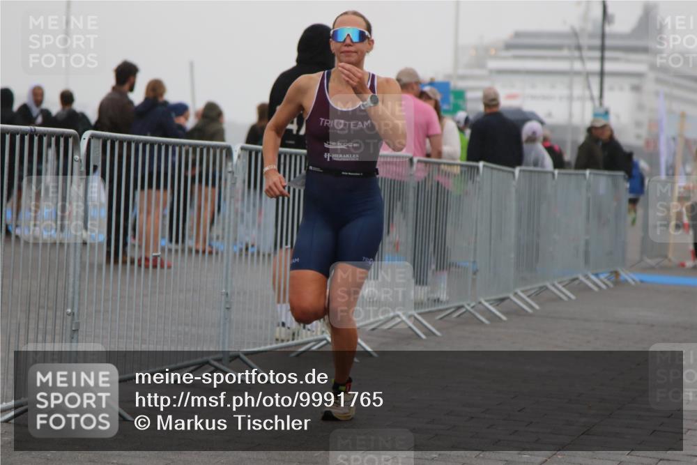 16.08.2026 - KN Förde Triathlon 2026 Markus Tischler http://msf.ph/oto/9991765 16.08.2026 09:51:42 Ziel  meine-sportfotos.de