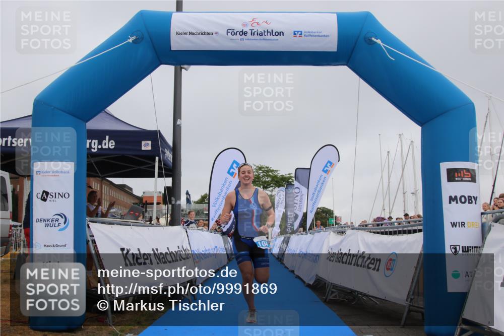 16.08.2026 - KN Förde Triathlon 2026 Markus Tischler http://msf.ph/oto/9991869 16.08.2026 10:11:06 Ziel 104, 104 meine-sportfotos.de
