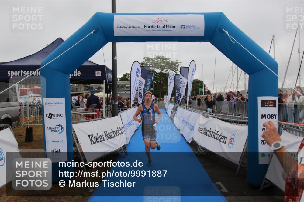 16.08.2026 - KN Förde Triathlon 2026 Markus Tischler http://msf.ph/oto/9991887 16.08.2026 10:13:35 Ziel 105, 105 meine-sportfotos.de